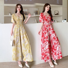 批发实拍<b class='q'>连体裤</b>2025夏新款时尚<b class='q'>碎花</b>V领露背收腰显瘦垂感阔腿裤