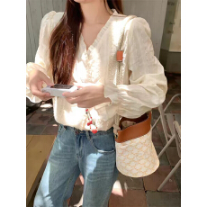 批发法式蕾丝拼接花边v领泡泡袖<b class='q'>长袖</b><b class='q'>衬衫</b>女早秋季宽松<b class='q'>衬衣</b>上衣