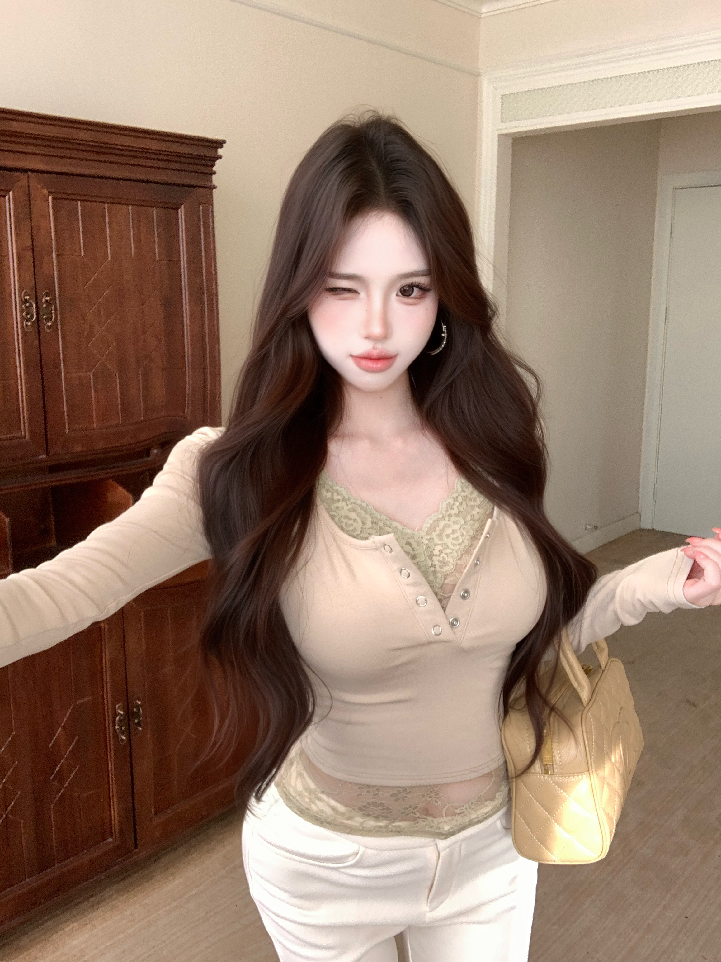 실사 정가 패치워크 레이스 페이크 레이어드 V넥 긴팔 티셔츠 허리 수축 인사이드 가져 가라. 순수한 욕망 바람 타이트 만나는 맨위