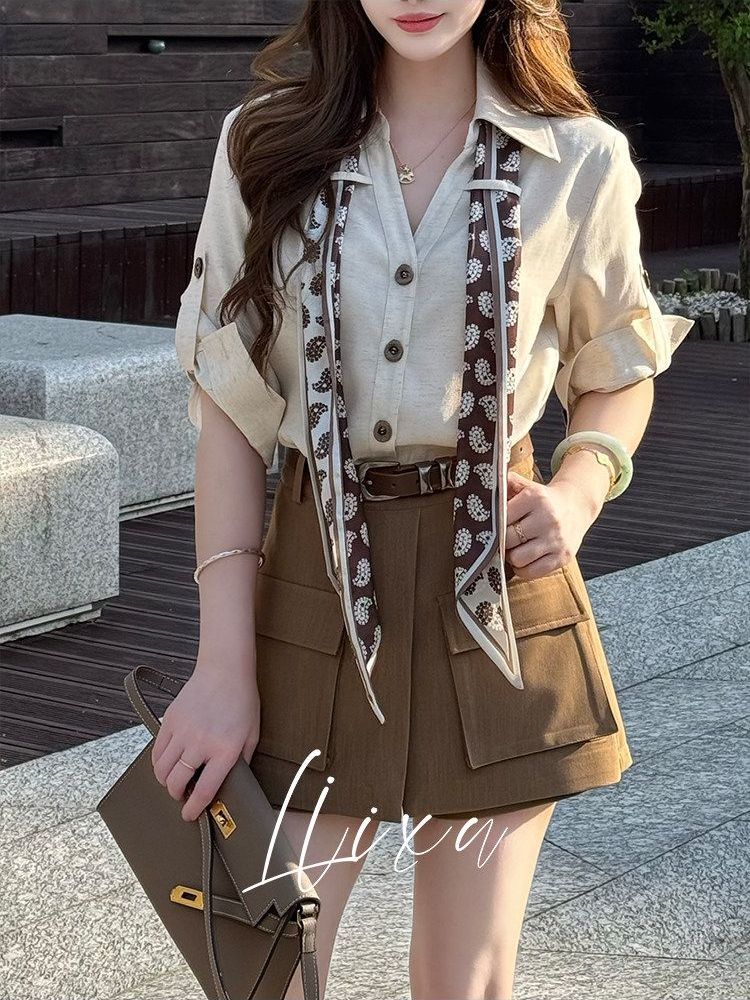 전체 집합 한 부서 오래된 돈 바람 품격 착용 가져 가라. 여성 여름 폴로 칼라 스카프 셔츠 워크웨어 짧은 바지 투피스 세트