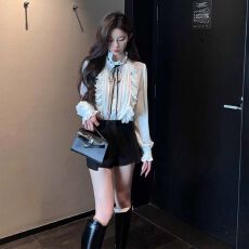 批发春秋款<b class='q'>女</b><b class='q'>蕾丝</b>木耳边内搭衬衫半身裙套装有裤里