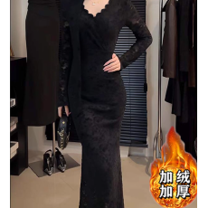 批发加绒加厚蕾丝镂空V领连衣裙2025秋冬新款显瘦修身裙子