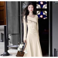 批发法式高级感连衣裙2025秋冬新款温柔风设计感内搭打底长裙