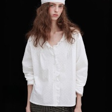 批发野草莓'浪漫木耳边绣花蕾丝大V领温柔100棉<b class='q'>衬衫</b><b class='q'>衬衣</b>女