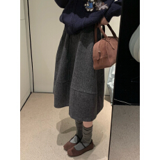批发复古毛呢A版半身裙女秋<b class='q'>冬</b>新款韩系极简压褶显瘦中长裙