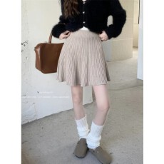 批发燕麦色针织短裙绝美巨好看的半身裙女春秋<b class='q'>百搭</b>韩版高腰a字百褶裙