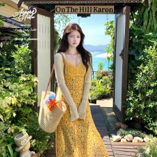 批发Acaine【3/31 前四小时九折款】蓝莓花野Ⅱ 纯欲<b class='q'>蕾丝</b>度假碎花长裙