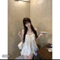 批发月光白蝶 法式气质米白色蝴蝶结蓬松缎面木耳边<b class='q'>连衣裙</b>