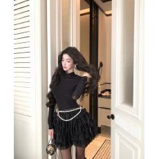 批发一字肩镶钻v领长袖黑色<b class='q'>T</b><b class='q'>恤</b>女冬季纯欲风套装毛绒拼接半身裙两件套