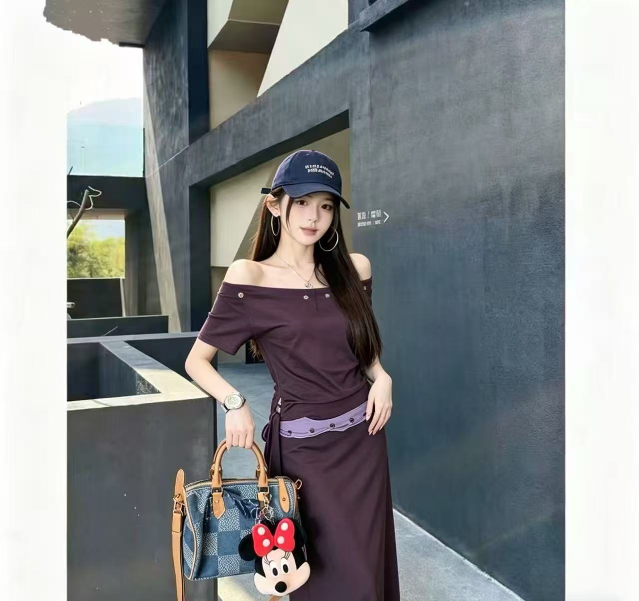 회색 비스듬한 어깨 the buttoned 맨위 뒤집다 측면 치마 세트