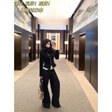 批发Barb Chill「黑道千金」哑光皮立领短外套女千金风阔腿裤咖色套装