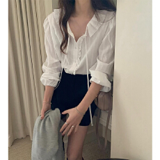 批发韩国chic早<b class='q'>春</b>甜美减龄单排扣飘带拼接木耳边宽松百搭泡泡袖衬衫女