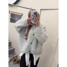 批发<b class='q'>韩版</b>慵懒风高级感圆领羊羔毛毛衣开衫女秋冬宽松软糯针织加厚外套