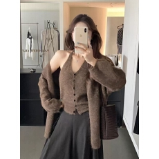 批发韩系简约气质温柔V领针织开衫+挂脖休闲显瘦露背背心两件套女秋季