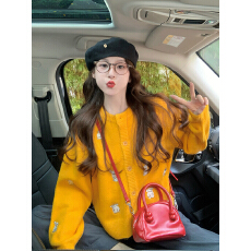黄色兔子刺绣毛衣开衫女秋冬2025新款软糯复古减龄设计感针织外套