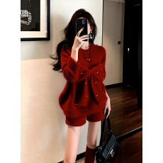 批发2025冬季一整套女装气质高级感新年圣诞巨好看红色针织衫短裤<b class='q'>套装</b>