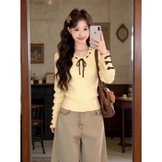 批发2025新款黄色针织毛衣女秋冬季巨好看的冬装内搭打底衫设计感上衣