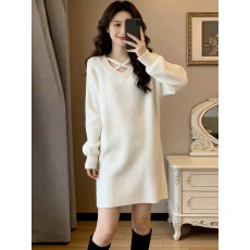 批发超好看的冬装白色针织<b class='q'>连衣裙</b>女2025新款小个子毛衣裙配大衣的裙子