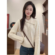 批发韩系温柔镂空麻花长袖翻领针织衫女秋冬宽松软糯<b class='q'>毛衣</b>减龄短款上衣