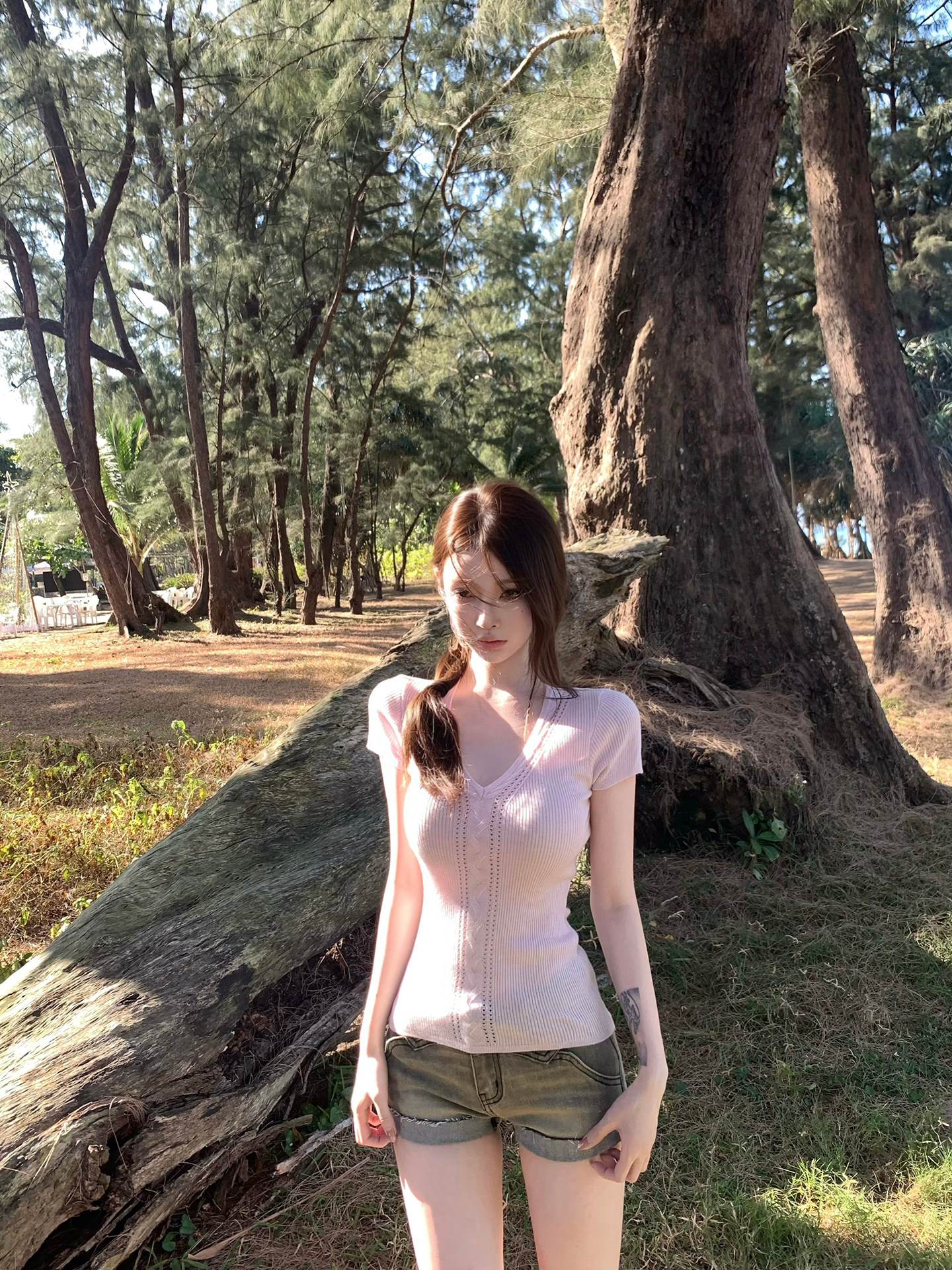 suuuicee 지혜 부서 유럽 니켈 트위스트 꽃 홀로우 아웃 더블 교체 짜다 순수한 욕망 몸매 가꾸기 니트 반팔 티셔츠