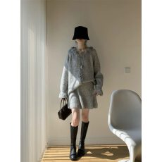 批发2026<b class='q'>新款</b>显瘦<b class='q'>毛衣</b>上衣女大码秋冬高级感休闲小个子半身裙针织套装