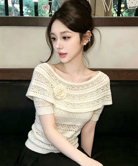 한 부서 부드러운 바람 보트넥 레이스 니트 스웨터 반팔 티셔츠 여성 2026 여름 몸매 가꾸기 슬림해 보이는 디자인 센스 맨위