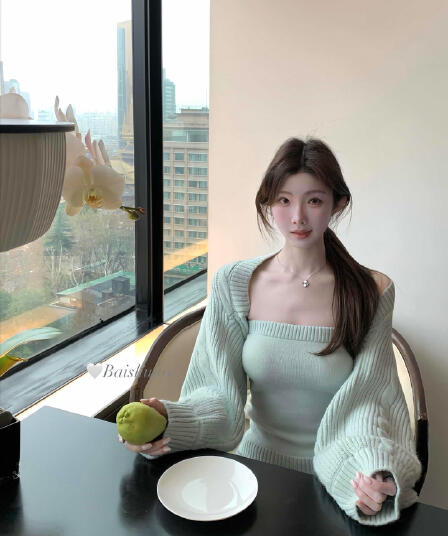 화이트 워터 여성 봄날 박하 남자 웨이브 튜브탑 조끼 모직물 쇼트 스타일 어깨 여성 순수한 욕망 바람 고급 센스 세트