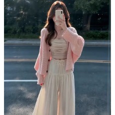 韩系氛围感温柔风气质粉色针织开衫女早秋2026新款蝙蝠袖毛衣外套