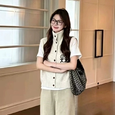 批发韩系超好看毛衣女2026<b class='q'>秋</b>冬针织开衫修身内搭打底衫超火减龄上衣