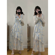 批发实拍~法式温柔风新款度假穿搭碎花连衣裙荷叶边吊带裙开衫<b class='q'>两件套</b>