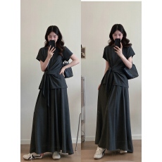 批发实拍~<b class='q'>大码</b>女装夏新款两件套<b class='q'>胖</b><b class='q'>mm</b><b class='q'>显瘦</b>遮肉绑带T恤上衣+半身裙套装
