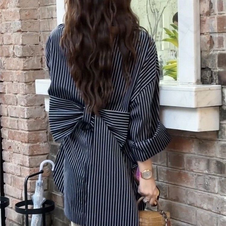 FA35895# 韩版潮流后背蝴蝶结设计长袖衬衫女夏季港风复古拼色条纹宽松上衣 服裝批發女裝批發服飾貨源