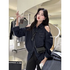 批发早秋新款韩系单排扣露肩设计<b class='q'>牛仔</b>衬衫外套上衣女小众时尚长袖衬衣