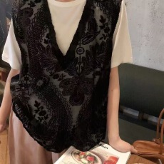 批发2026年法式提花蕾丝植绒花V领镂空背心独特设计时尚百搭<b class='q'>马甲</b>女