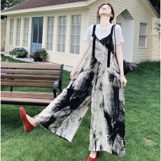 批发韩系减龄慵懒风背带裤女夏季薄款2026新款短袖<b class='q'>连体</b>阔腿裤