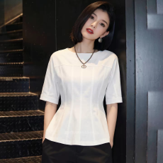 2026夏季新款白色短袖收腰上衣女设计感褶皱显瘦大码圆领气质衬衣