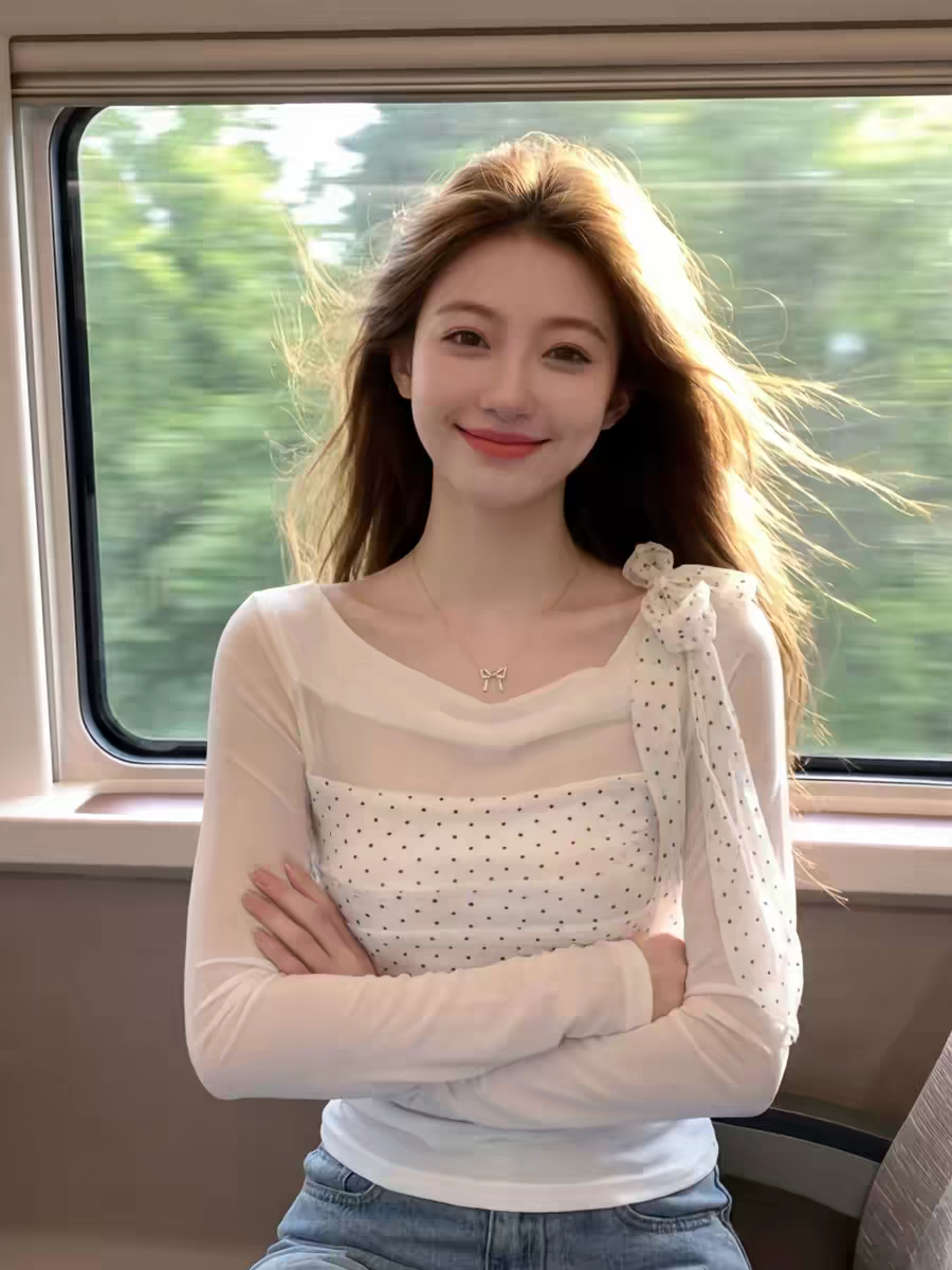 화이트 도트 무늬 긴팔 티셔츠 여성 여름 착용 가져 가라. 디자인 센스 작은 대중 고유 한 아름다운 자이언트 잘 생긴 꼬집기 허리 작은 맨위