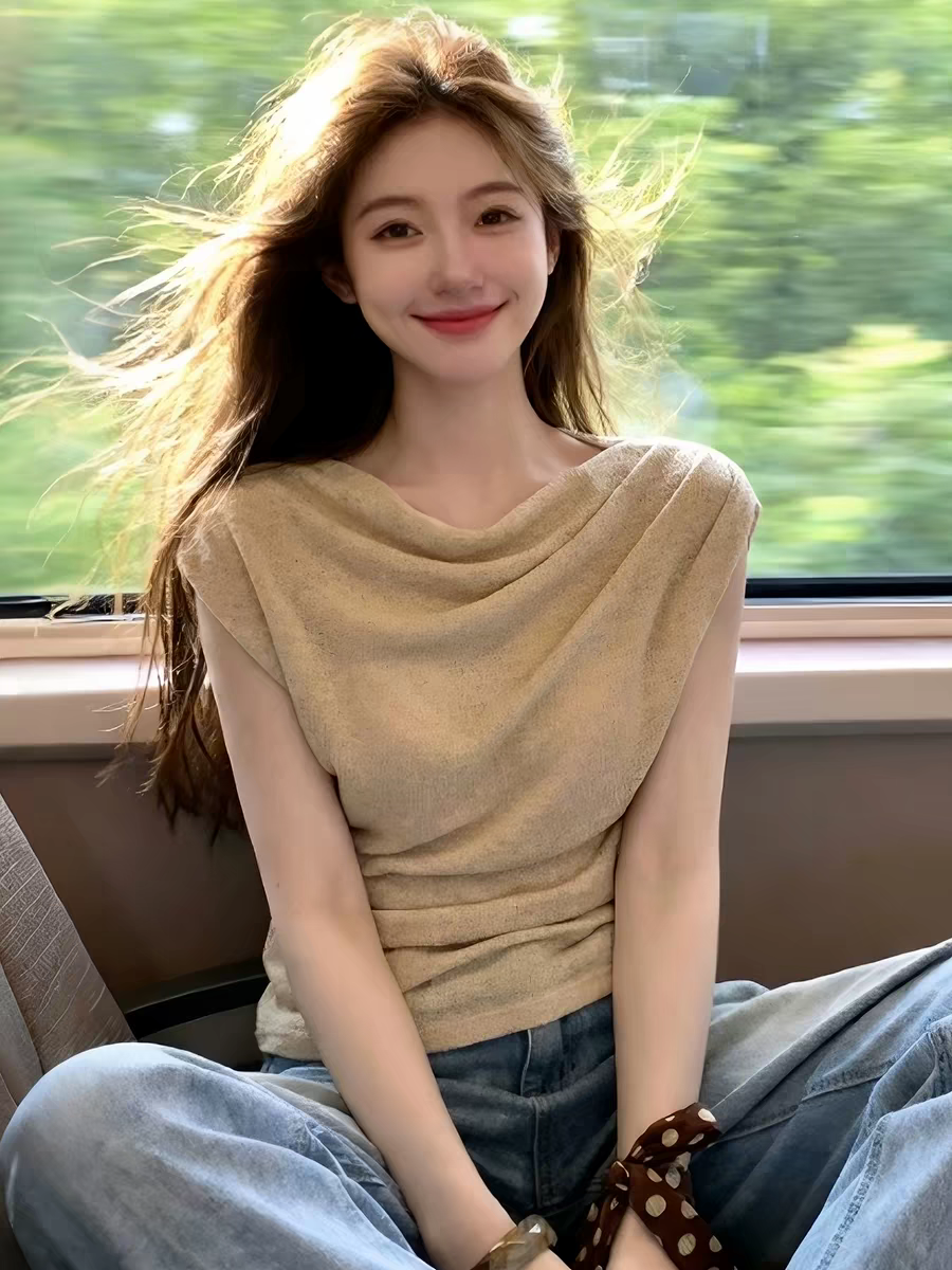 프랑스식 고유 한 아름다운 흔들다 칼라 불규칙 비스듬한 어깨 민소매 조끼 여성 2026 여름 작은 대중 허리 수축 슬림해 보이는 맨위