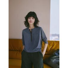 批发【原版质量】高级感原创长袖T恤春亨利圆领撞色设计内搭<b class='q'>休闲</b>上衣