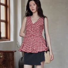 批发【原版质量】韩系设计感小众收腰无袖红格衬衫2026夏减龄气质上衣