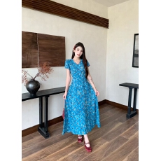 批发扎染刺绣气质v领碎花显瘦度假风小众设计感蓝色<b class='q'>连衣裙</b><b class='q'>连衣裙</b>