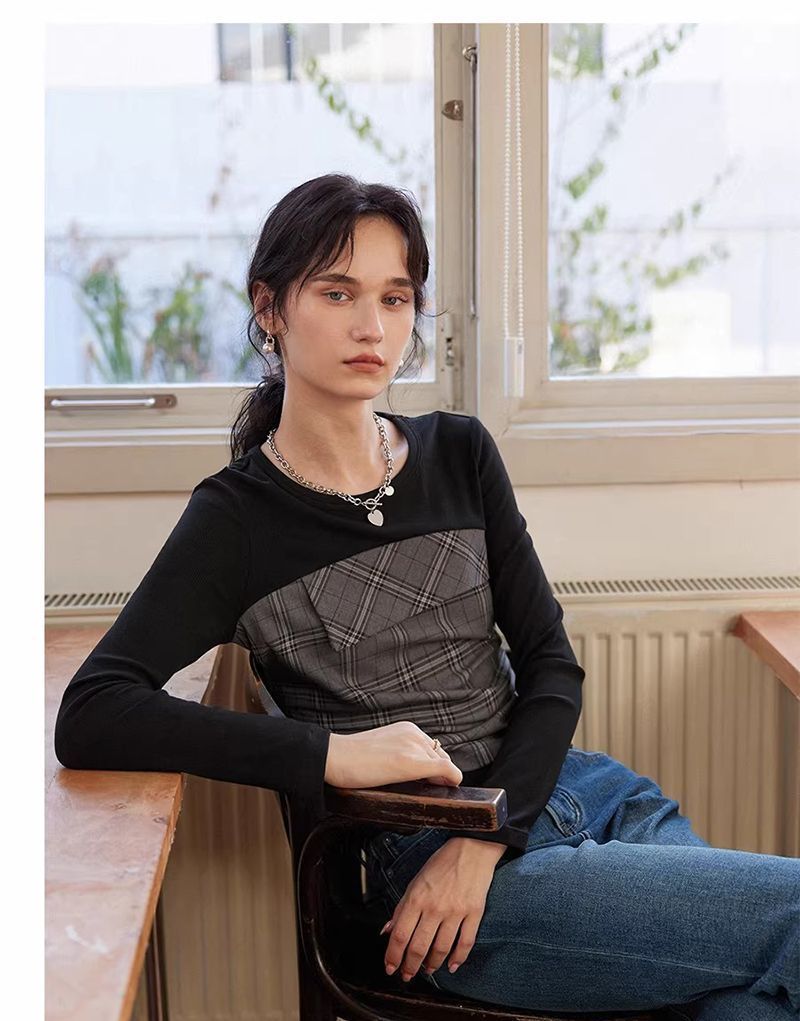 원본 품질 페이크 레이어드 니트 체크무늬 스트랩 티셔츠 2026 봄 새로운 긴팔 맨위 여성 품격