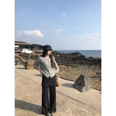 批发韩系麻花圆领长袖<b class='q'>毛衣</b>外套女2026秋冬新款修身显瘦百搭针织开衫