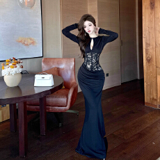 批发实拍 春秋新款性感纯欲圆领镂空蕾丝拼接<b class='q'>长裙</b>弹力修身长袖连衣裙