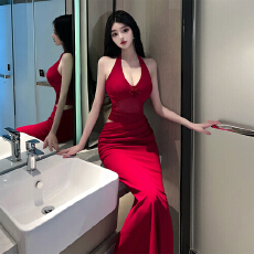 批发实拍 法式度假风性感挂脖连衣裙修身V领露腰<b class='q'>网纱</b>拼接礼服纯欲长裙