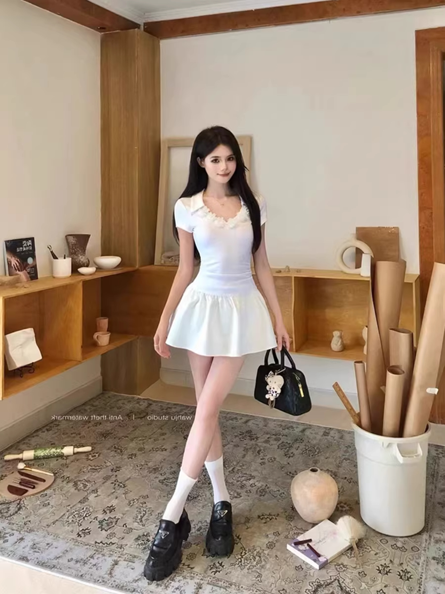 caicai 화이트 티 릴리 앤 여름 새로운 POLO 칼라 꽃 디자인 허리 수축 슬림해 보이는 여성 드레스