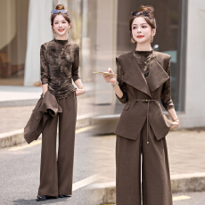 批发高品质十三行主推新品<b class='q'>女</b>装慵懒风休闲宝藏气场全开气质又优雅<b class='q'>套装</b>