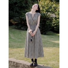 批发法式小飞袖格子连衣裙女2026新款夏季赫本风收腰显瘦气质复古长裙