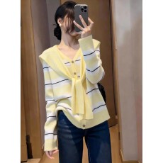 批发减龄显瘦软糯温柔风含<b class='q'>羊毛</b>黄白色条纹针织衫披肩女2026早春v领