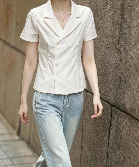 한 부서 살구 색상 긍정적 인 어깨 반팔 V넥 여성 셔츠 2026 여름 고유 한 정장 칼라 셔츠 허리 수축 아름다운 맨위